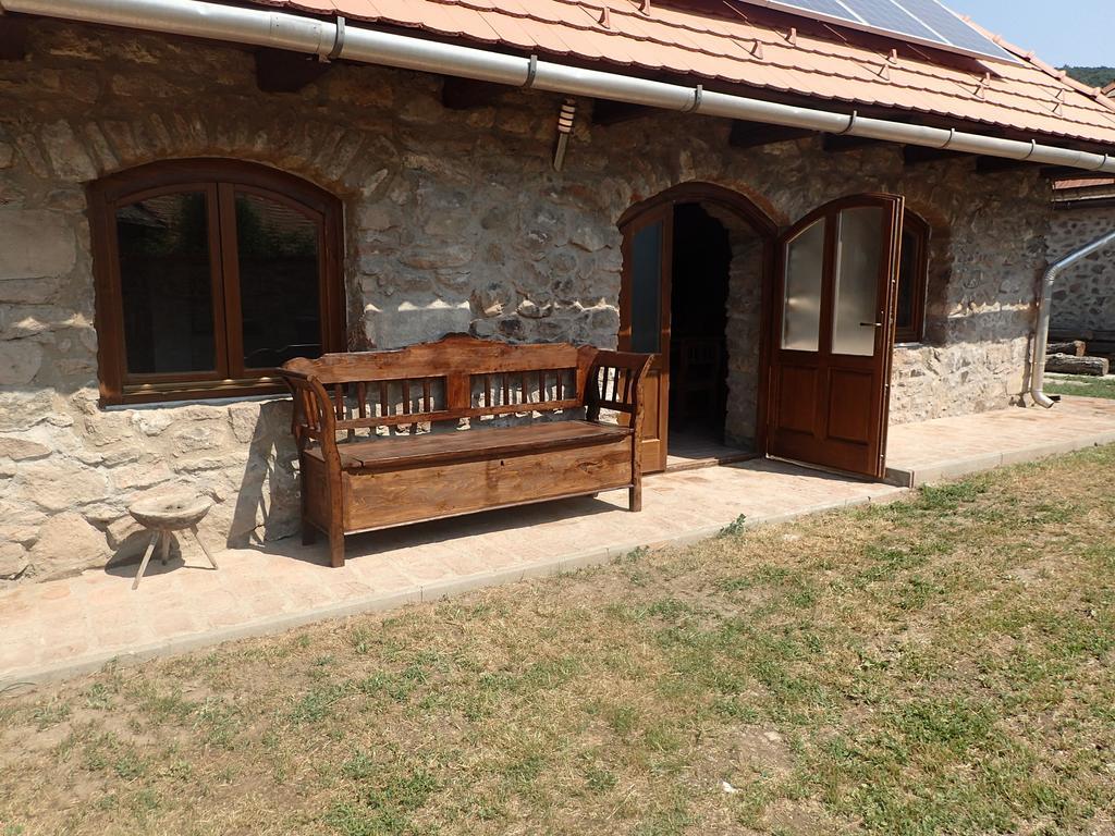 Boldogkohaz Hotel Boldogkovaralja Exterior photo