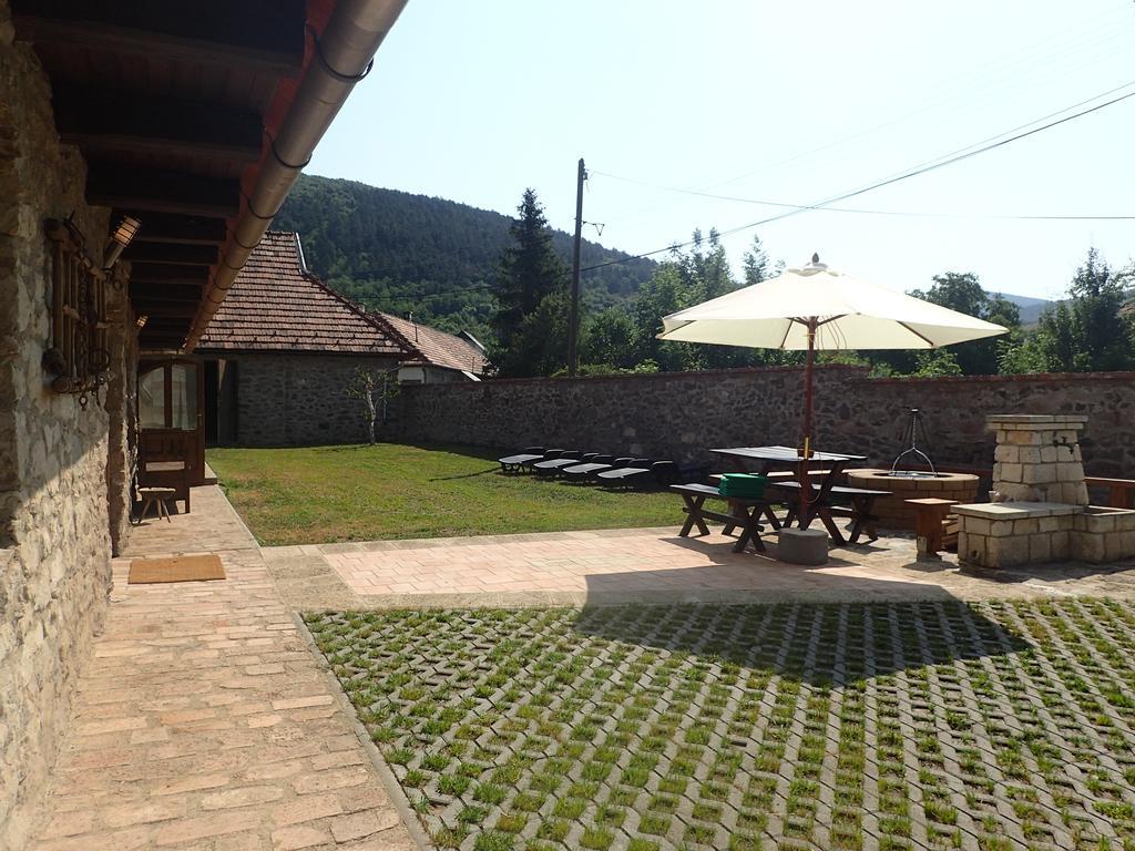 Boldogkohaz Hotel Boldogkovaralja Exterior photo